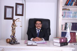 وکیل پایه یک دادگستری